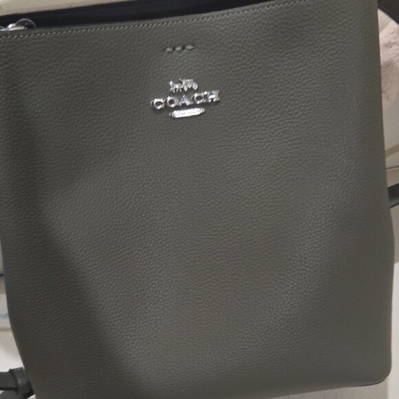 Nwt Coach large Town bucket bag in real leather olive green and silver - Picture 5 of 12